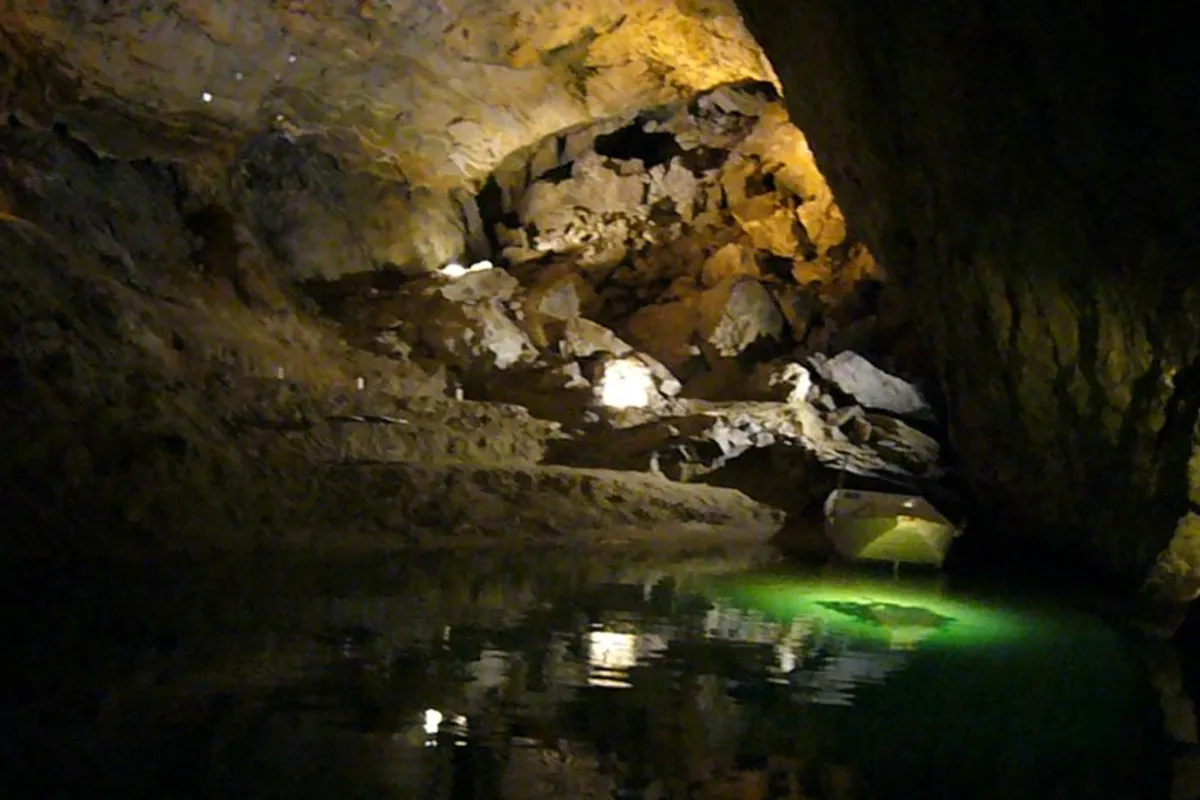Saint-Léonard underground lake
