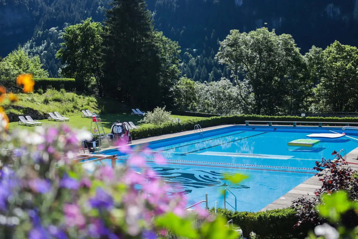 Palladium de Champéry outdoor pool and mountain terrace